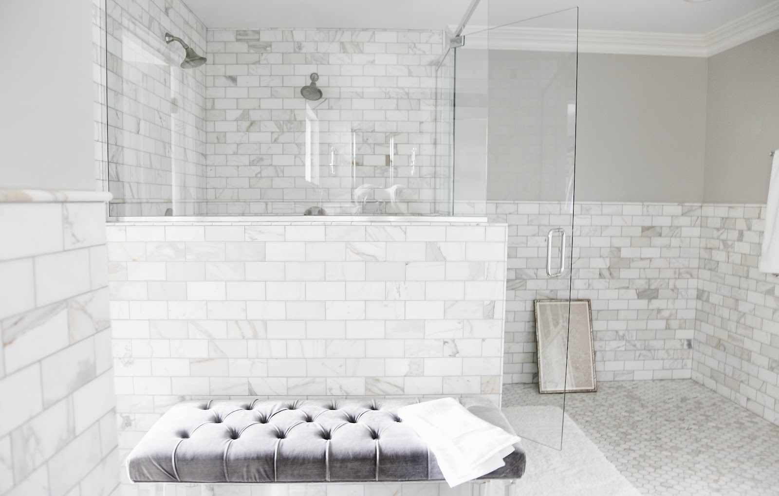 modern-style-white-marble-subway-tile-bathroom-with-interior-fabulous-glass-stall-bathroom-design-with-marble-subway-tiles-decor-and-classy-and-comfy-white-button-couch-collection-of-marble-bathroom-i